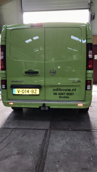 Vivaro met Reclame van LOGOTEXT