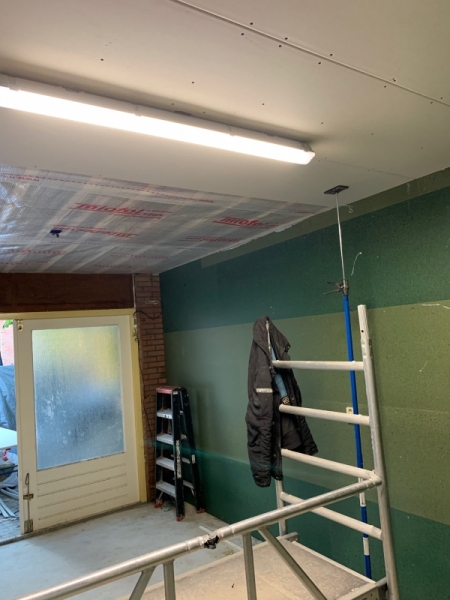 plafond met led verlichting